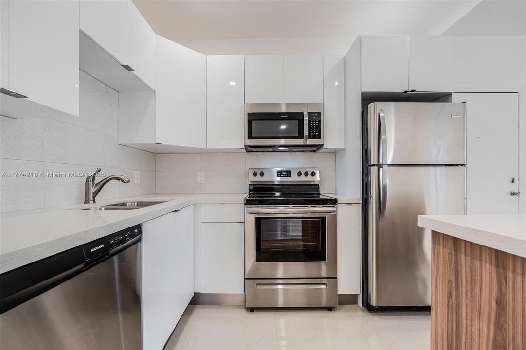 最近租的: $2,700 (2 贝兹, 2 浴室, 730 平方英尺)