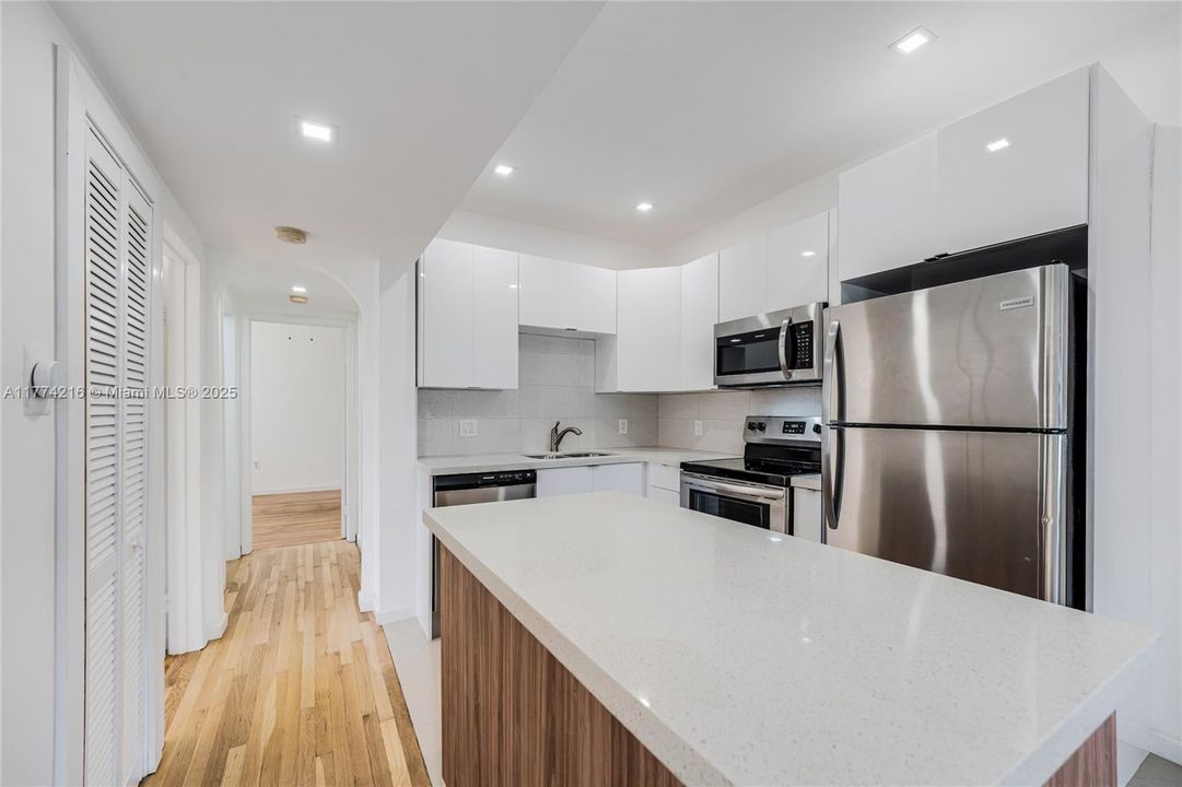 最近租的: $2,700 (2 贝兹, 2 浴室, 730 平方英尺)