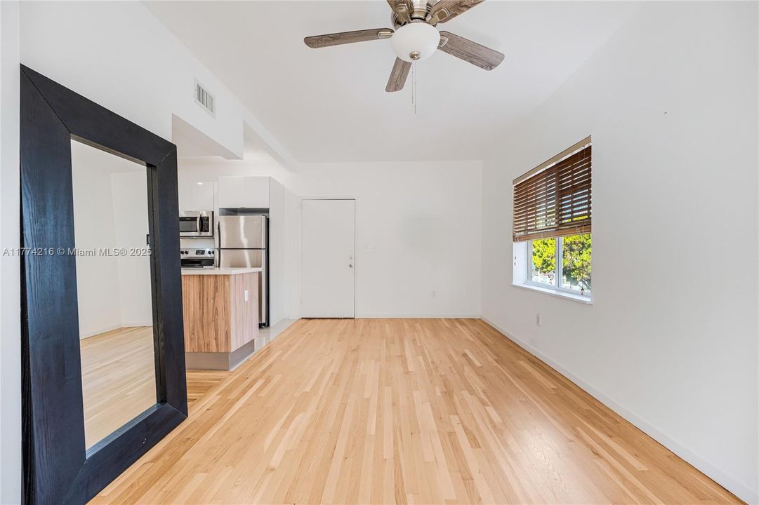 最近租的: $2,700 (2 贝兹, 2 浴室, 730 平方英尺)