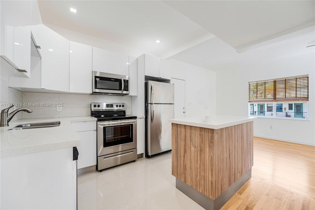 最近租的: $2,700 (2 贝兹, 2 浴室, 730 平方英尺)