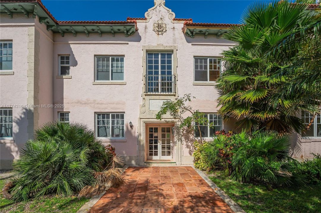 最近租的: $2,700 (2 贝兹, 2 浴室, 730 平方英尺)