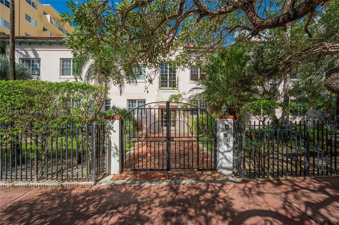 最近租的: $2,700 (2 贝兹, 2 浴室, 730 平方英尺)