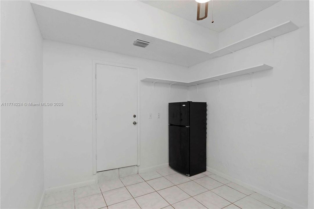 最近售出: $490,000 (3 贝兹, 2 浴室, 1715 平方英尺)