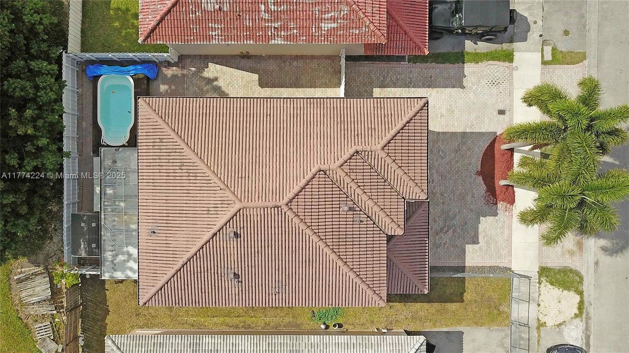 最近售出: $490,000 (3 贝兹, 2 浴室, 1715 平方英尺)