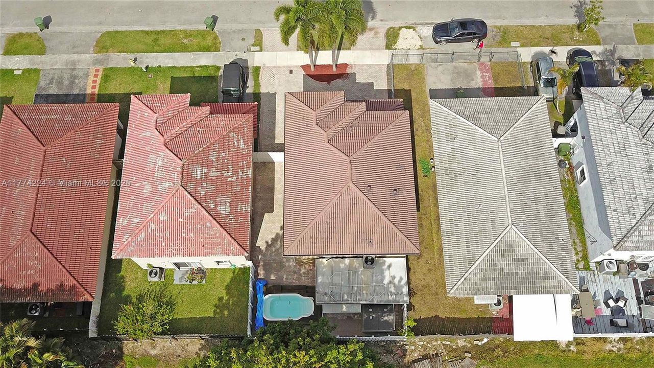 最近售出: $490,000 (3 贝兹, 2 浴室, 1715 平方英尺)