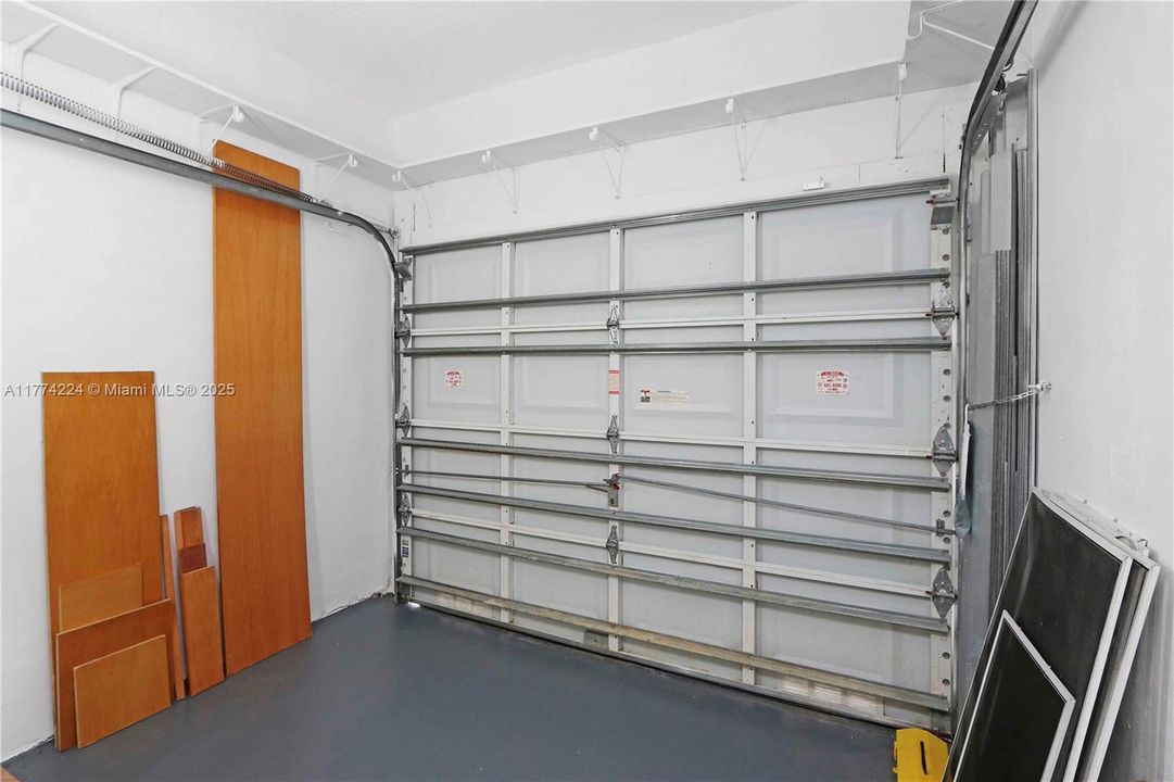 最近售出: $490,000 (3 贝兹, 2 浴室, 1715 平方英尺)