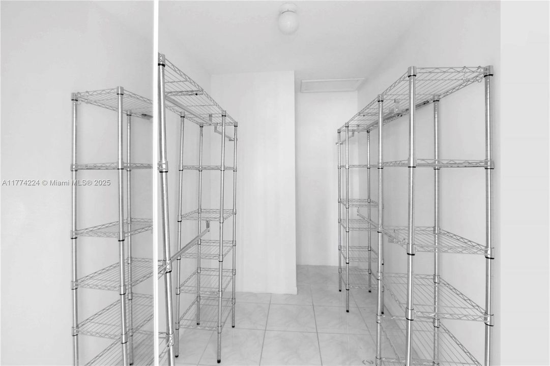 最近售出: $490,000 (3 贝兹, 2 浴室, 1715 平方英尺)