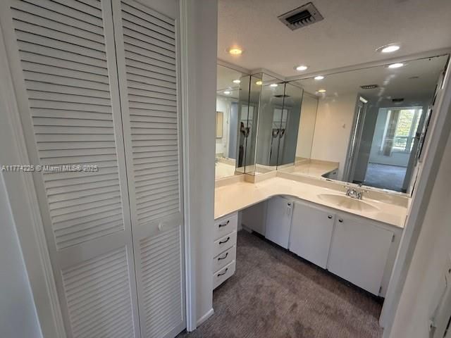 Vendido Recientemente: $210,000 (3 camas, 2 baños, 1620 Pies cuadrados)