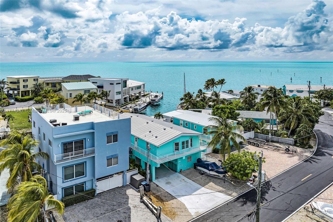 最近售出: $1,175,000 (2 贝兹, 2 浴室, 3186 平方英尺)