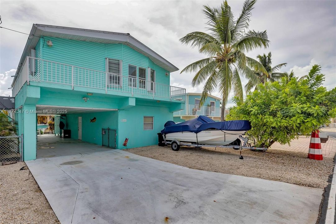 最近售出: $1,175,000 (2 贝兹, 2 浴室, 3186 平方英尺)