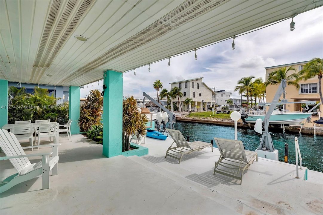 最近售出: $1,175,000 (2 贝兹, 2 浴室, 3186 平方英尺)