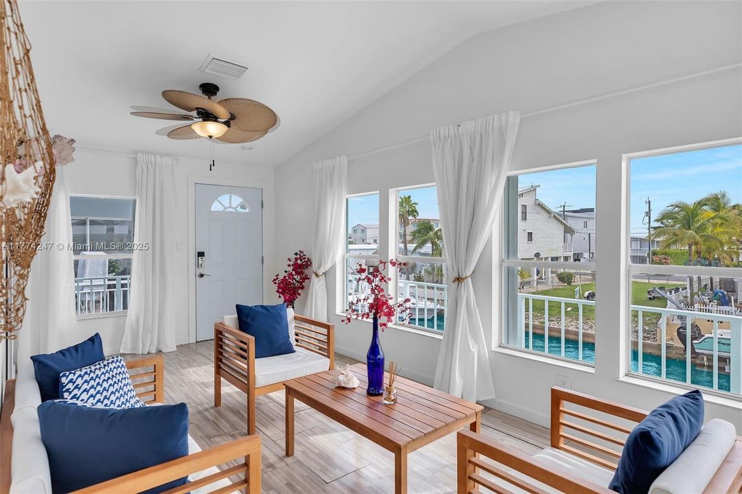 最近售出: $1,175,000 (2 贝兹, 2 浴室, 3186 平方英尺)