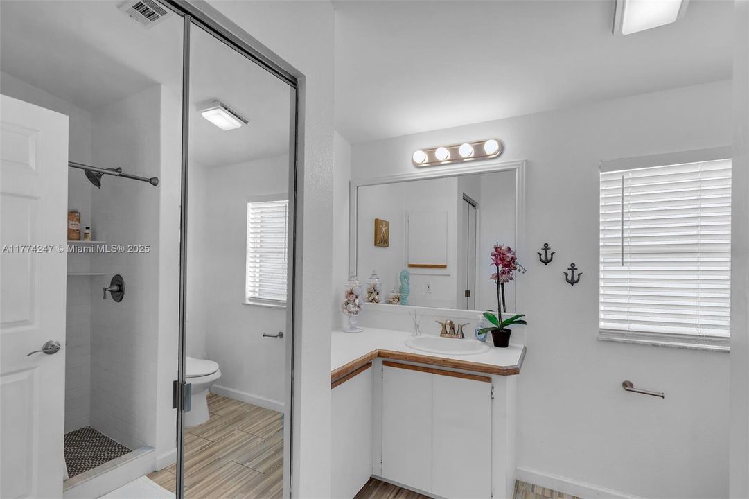 最近售出: $1,175,000 (2 贝兹, 2 浴室, 3186 平方英尺)