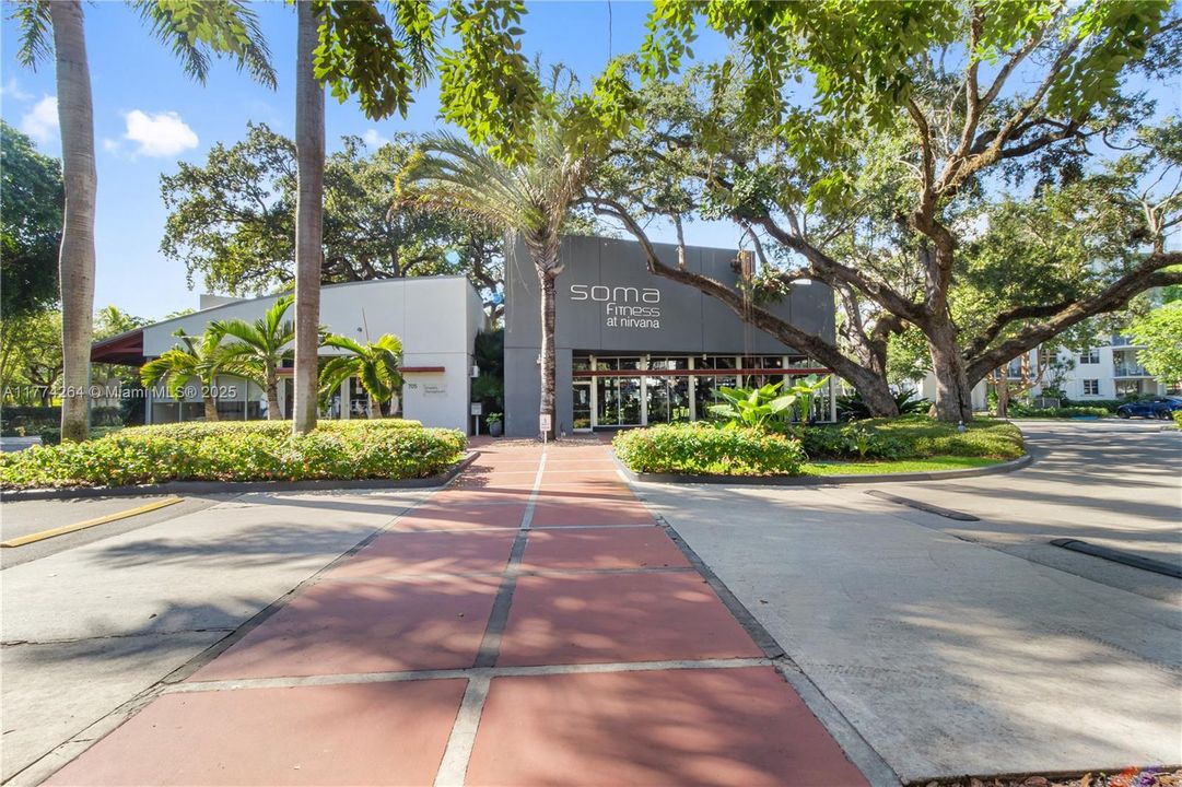 Recently Sold: $285,000 (1 beds, 1 baths, 775 Square Feet)