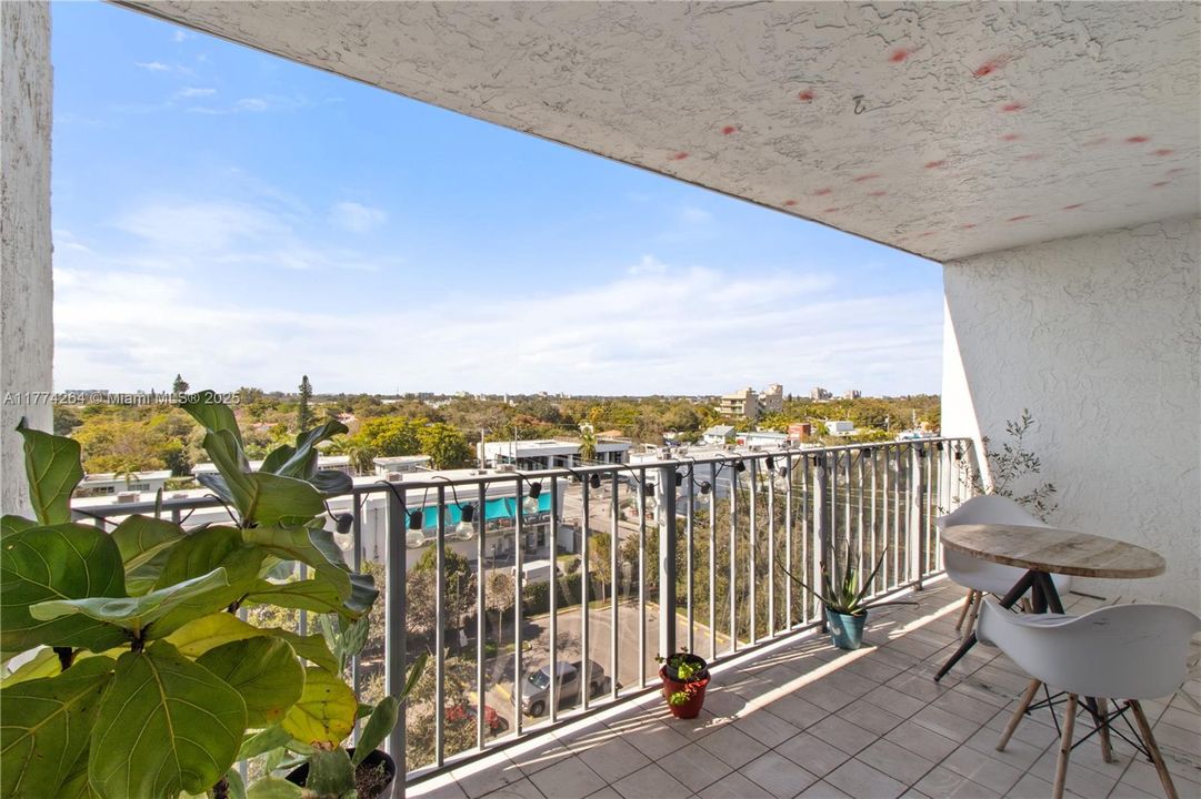 Recently Sold: $285,000 (1 beds, 1 baths, 775 Square Feet)