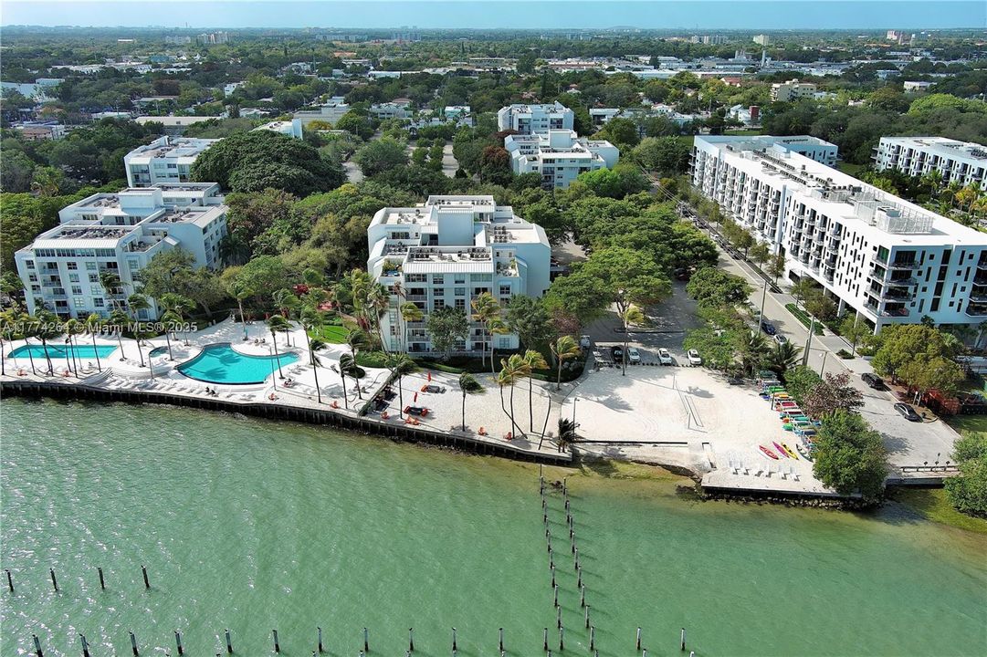 Recently Sold: $285,000 (1 beds, 1 baths, 775 Square Feet)