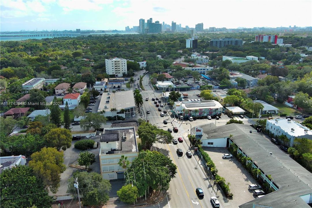 Recently Sold: $285,000 (1 beds, 1 baths, 775 Square Feet)