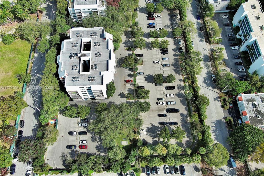 Recently Sold: $285,000 (1 beds, 1 baths, 775 Square Feet)