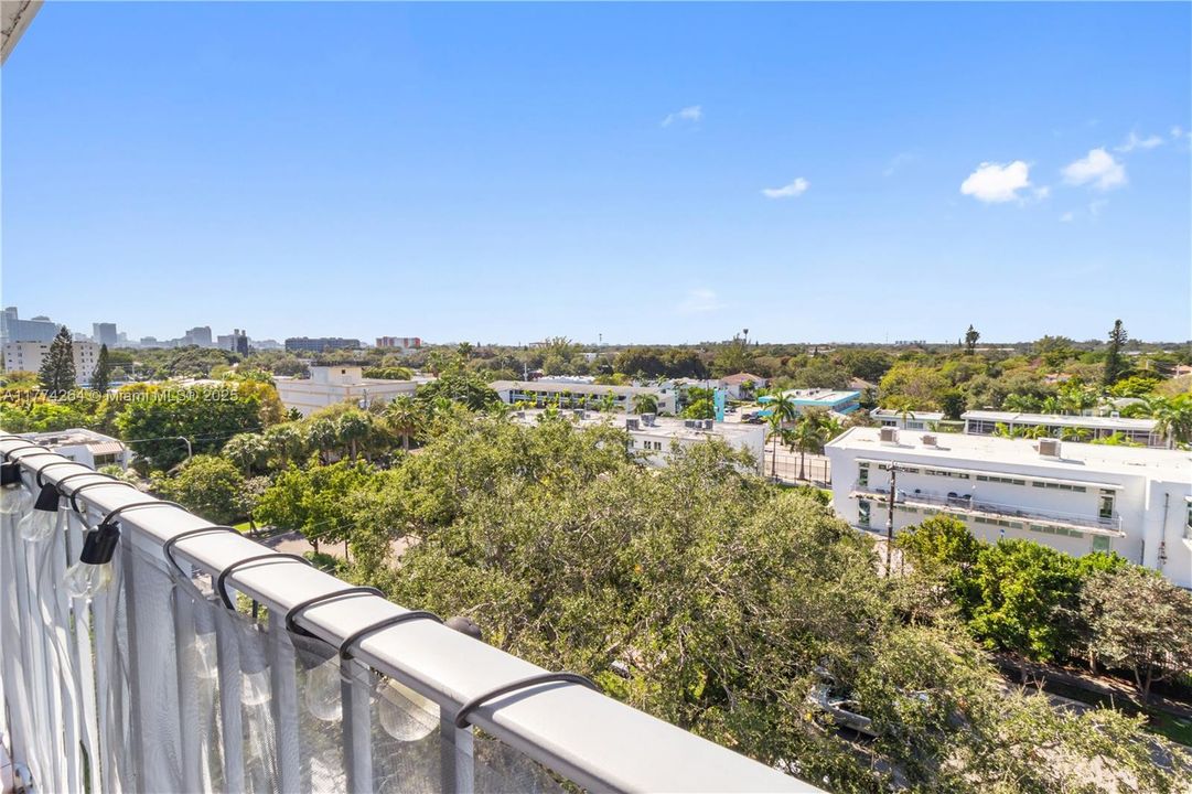 Recently Sold: $285,000 (1 beds, 1 baths, 775 Square Feet)