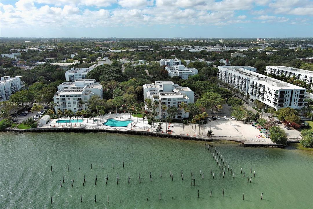 Recently Sold: $285,000 (1 beds, 1 baths, 775 Square Feet)