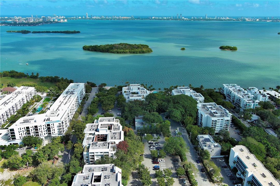 Recently Sold: $285,000 (1 beds, 1 baths, 775 Square Feet)