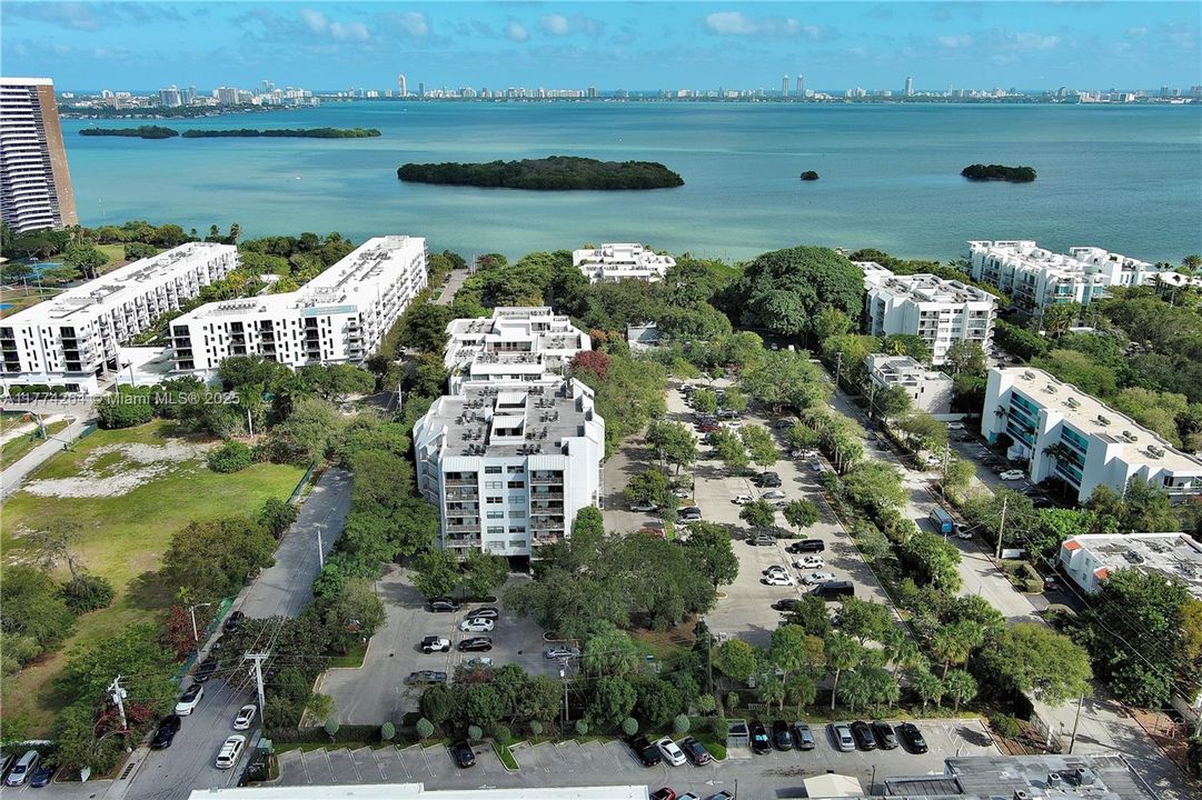 Recently Sold: $285,000 (1 beds, 1 baths, 775 Square Feet)