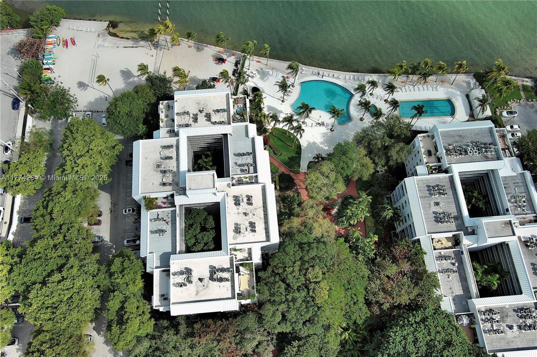 Recently Sold: $285,000 (1 beds, 1 baths, 775 Square Feet)