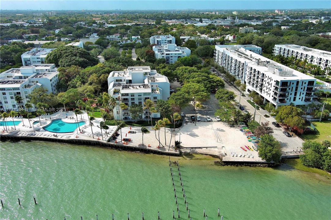 Recently Sold: $285,000 (1 beds, 1 baths, 775 Square Feet)