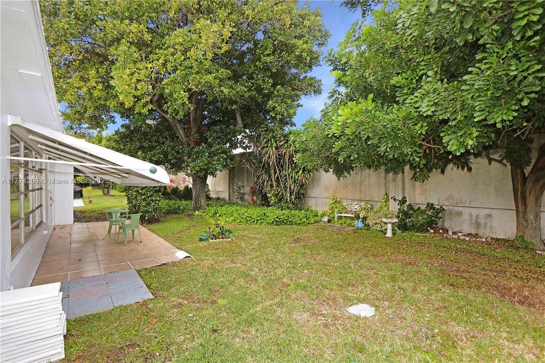 Recently Sold: $312,000 (2 beds, 2 baths, 1292 Square Feet)