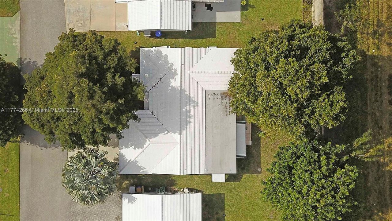 Recently Sold: $312,000 (2 beds, 2 baths, 1292 Square Feet)