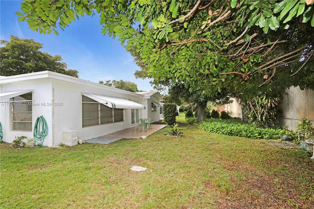 Recently Sold: $312,000 (2 beds, 2 baths, 1292 Square Feet)