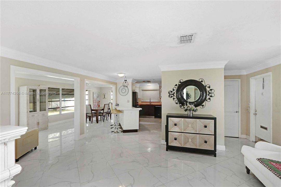 Recently Sold: $312,000 (2 beds, 2 baths, 1292 Square Feet)