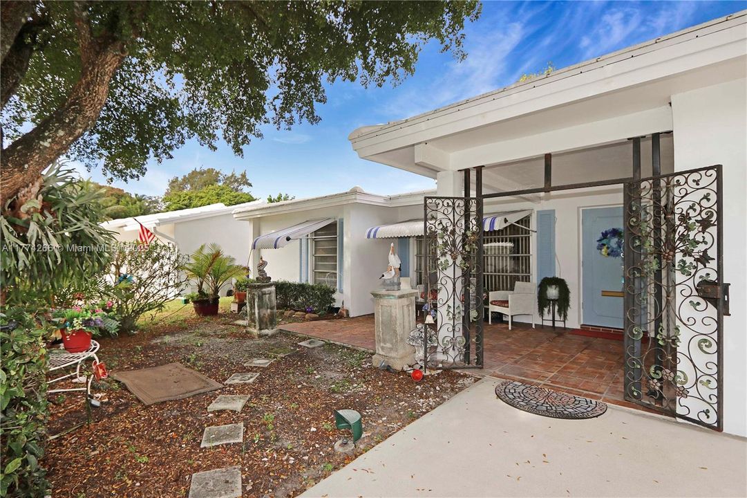 Recently Sold: $312,000 (2 beds, 2 baths, 1292 Square Feet)