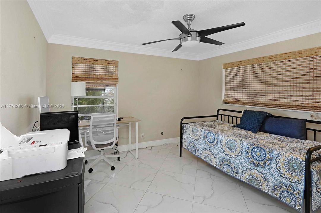 Recently Sold: $312,000 (2 beds, 2 baths, 1292 Square Feet)