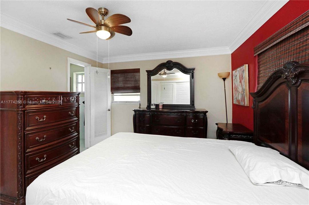 Recently Sold: $312,000 (2 beds, 2 baths, 1292 Square Feet)