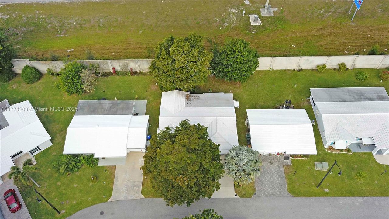 Recently Sold: $312,000 (2 beds, 2 baths, 1292 Square Feet)