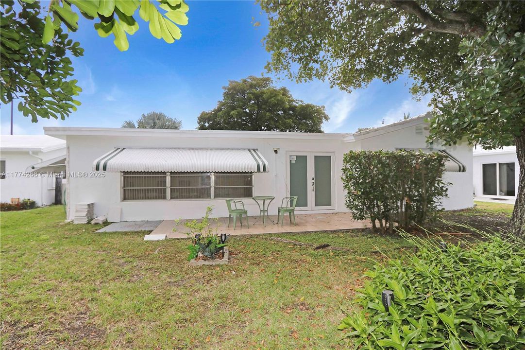 Recently Sold: $312,000 (2 beds, 2 baths, 1292 Square Feet)