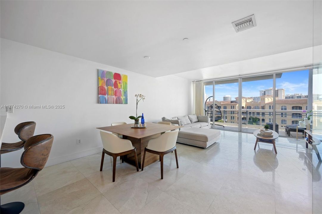 Recently Sold: $985,000 (3 beds, 3 baths, 1869 Square Feet)