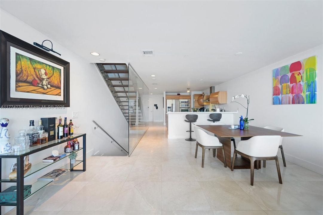 Recently Sold: $985,000 (3 beds, 3 baths, 1869 Square Feet)