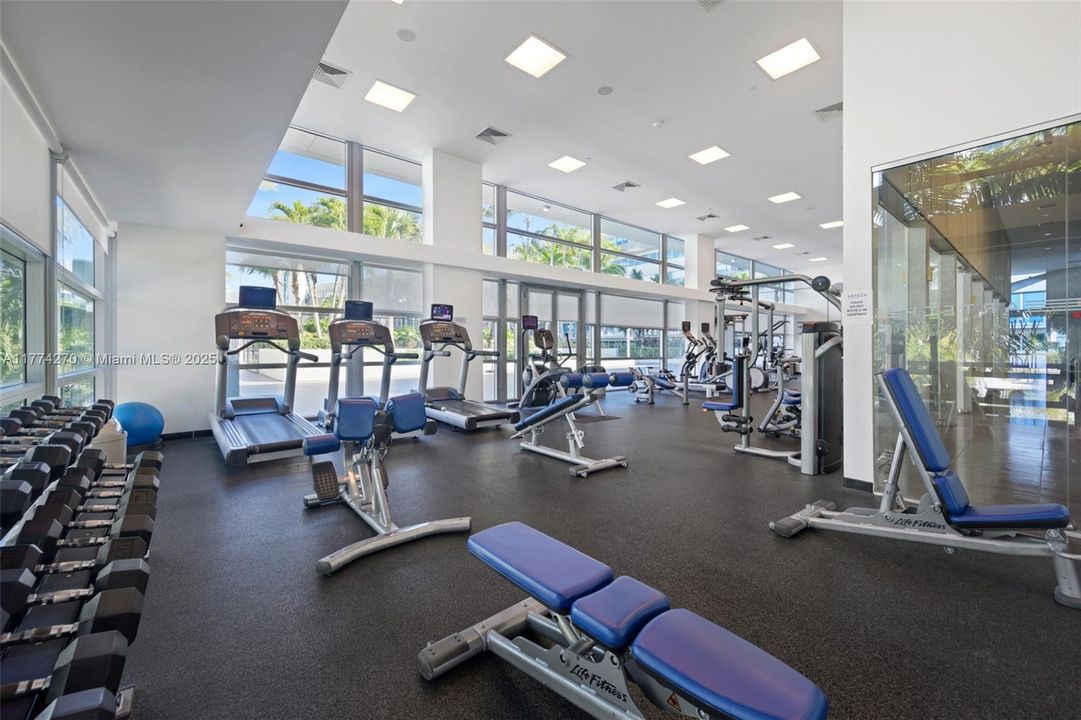 Recently Sold: $985,000 (3 beds, 3 baths, 1869 Square Feet)