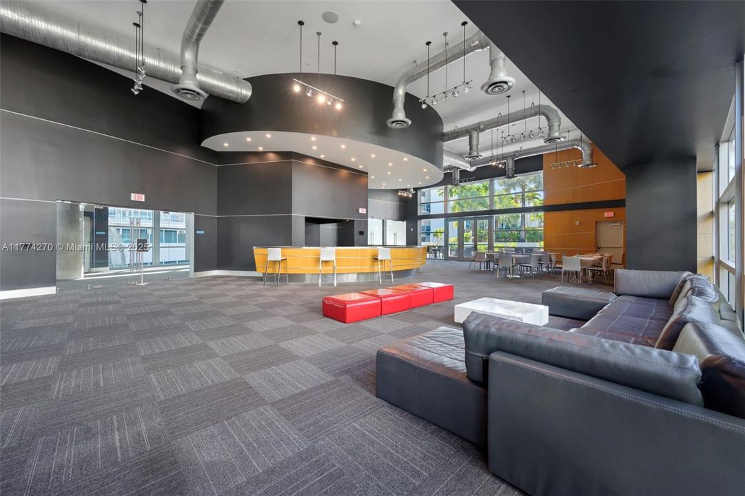 Recently Sold: $985,000 (3 beds, 3 baths, 1869 Square Feet)