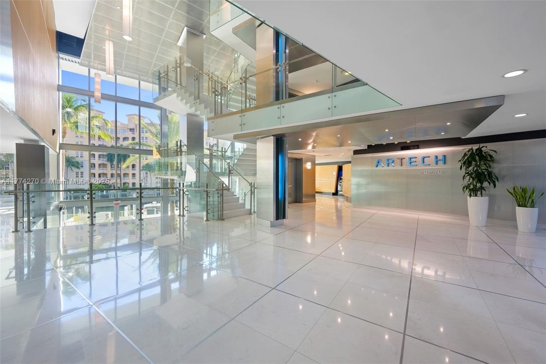 Recently Sold: $985,000 (3 beds, 3 baths, 1869 Square Feet)