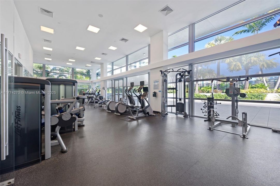 Recently Sold: $985,000 (3 beds, 3 baths, 1869 Square Feet)