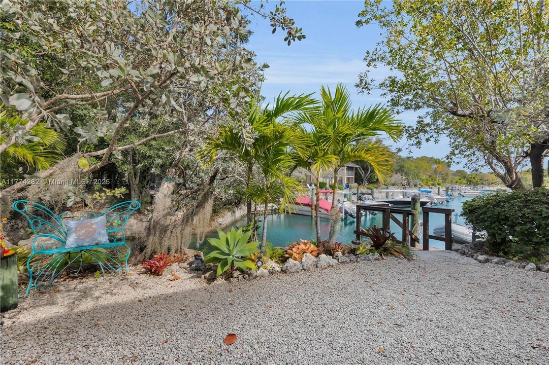 Recently Sold: $985,000 (2 beds, 2 baths, 1454 Square Feet)