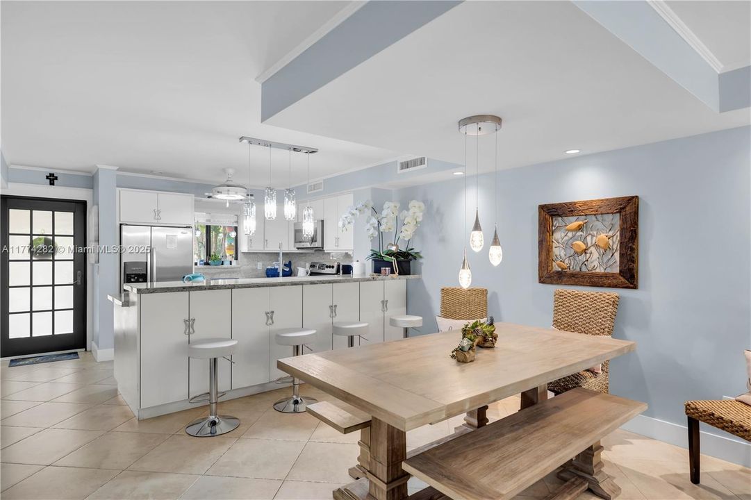 Recently Sold: $985,000 (2 beds, 2 baths, 1454 Square Feet)