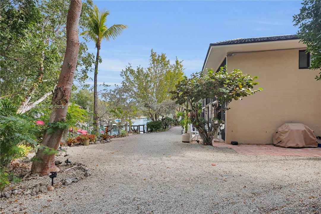 Recently Sold: $985,000 (2 beds, 2 baths, 1454 Square Feet)