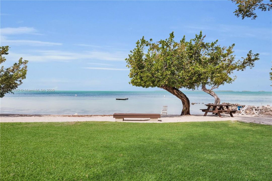 Recently Sold: $985,000 (2 beds, 2 baths, 1454 Square Feet)