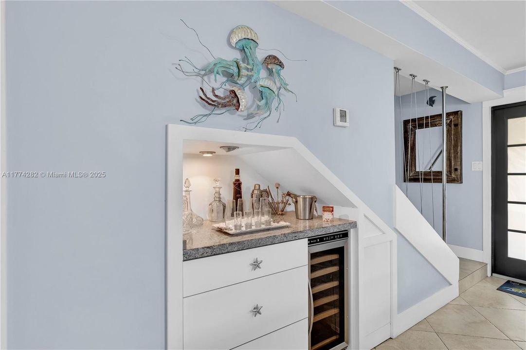 Recently Sold: $985,000 (2 beds, 2 baths, 1454 Square Feet)