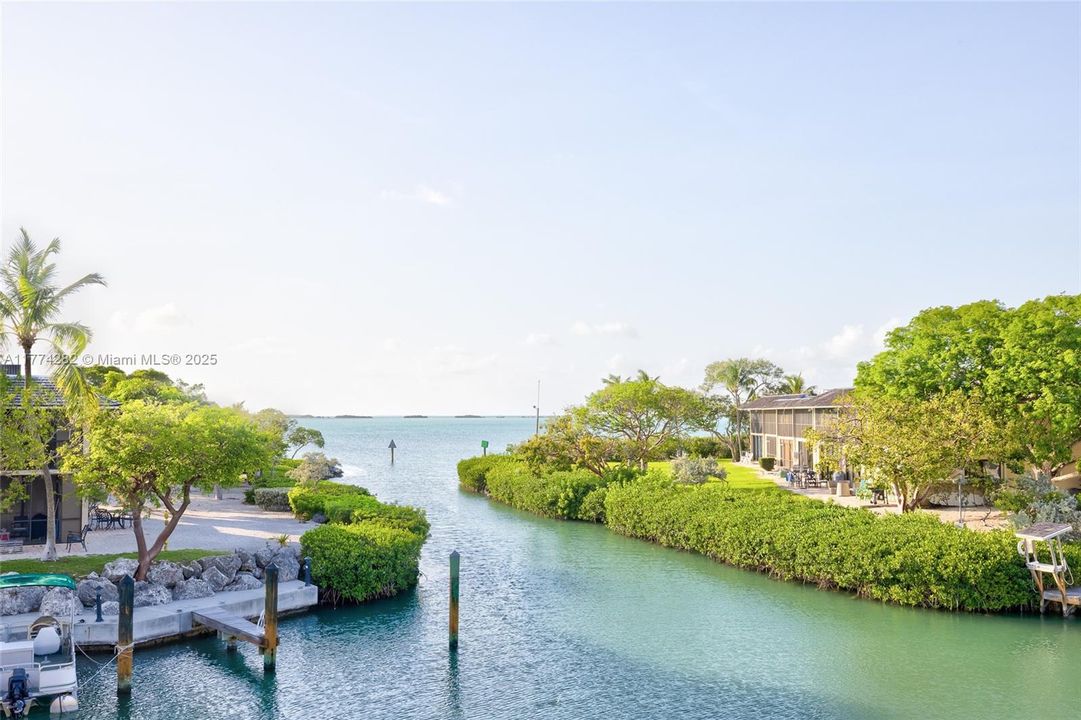 Recently Sold: $985,000 (2 beds, 2 baths, 1454 Square Feet)