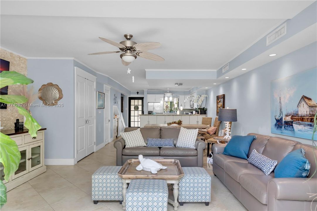 Recently Sold: $985,000 (2 beds, 2 baths, 1454 Square Feet)
